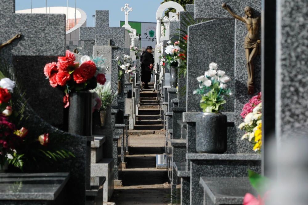 El cementerio en la festividad de Todos los Santos