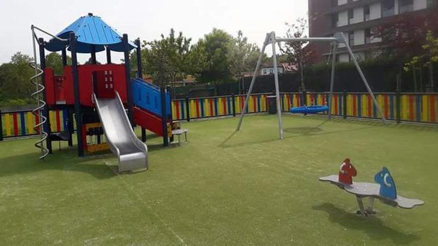 Un parque infantil &quot;antiabuelas&quot; en Colloto