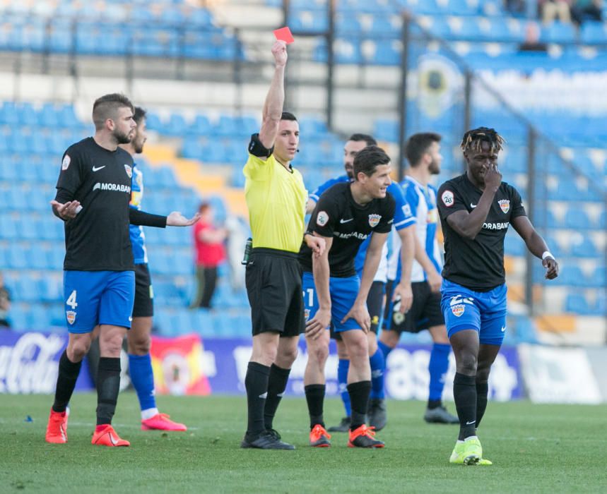 Los blanquiazules desperdician la oportunidad de huir del descenso y no pasan del empate ante un Andorra con uno menos desde el 52'