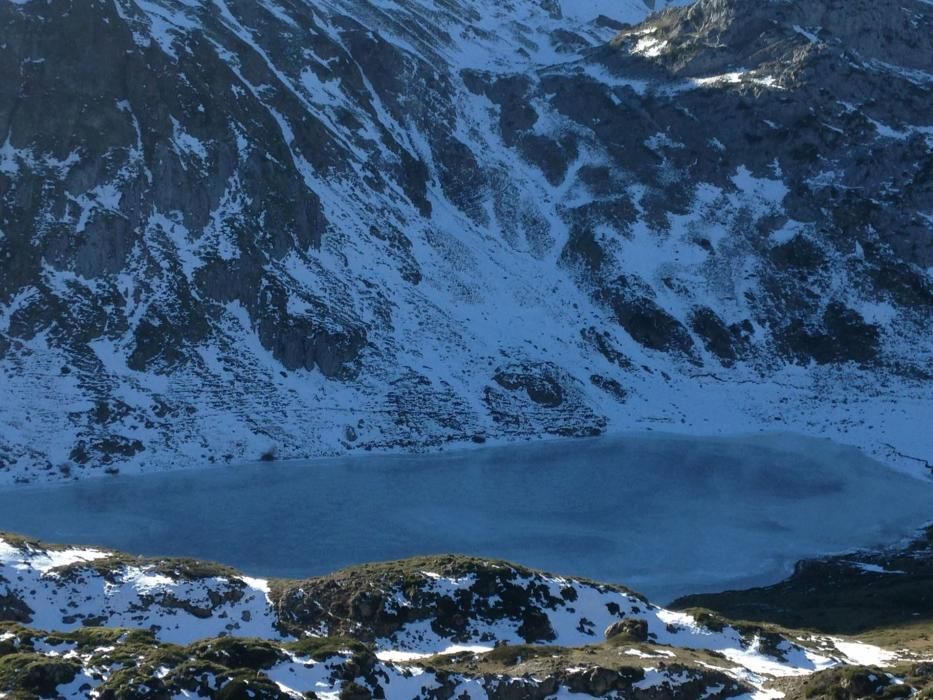 Lagos de Somiedo congelados