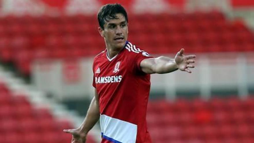 Bernardo Espinosa, en un partit amb el Middlesbrough anglès.