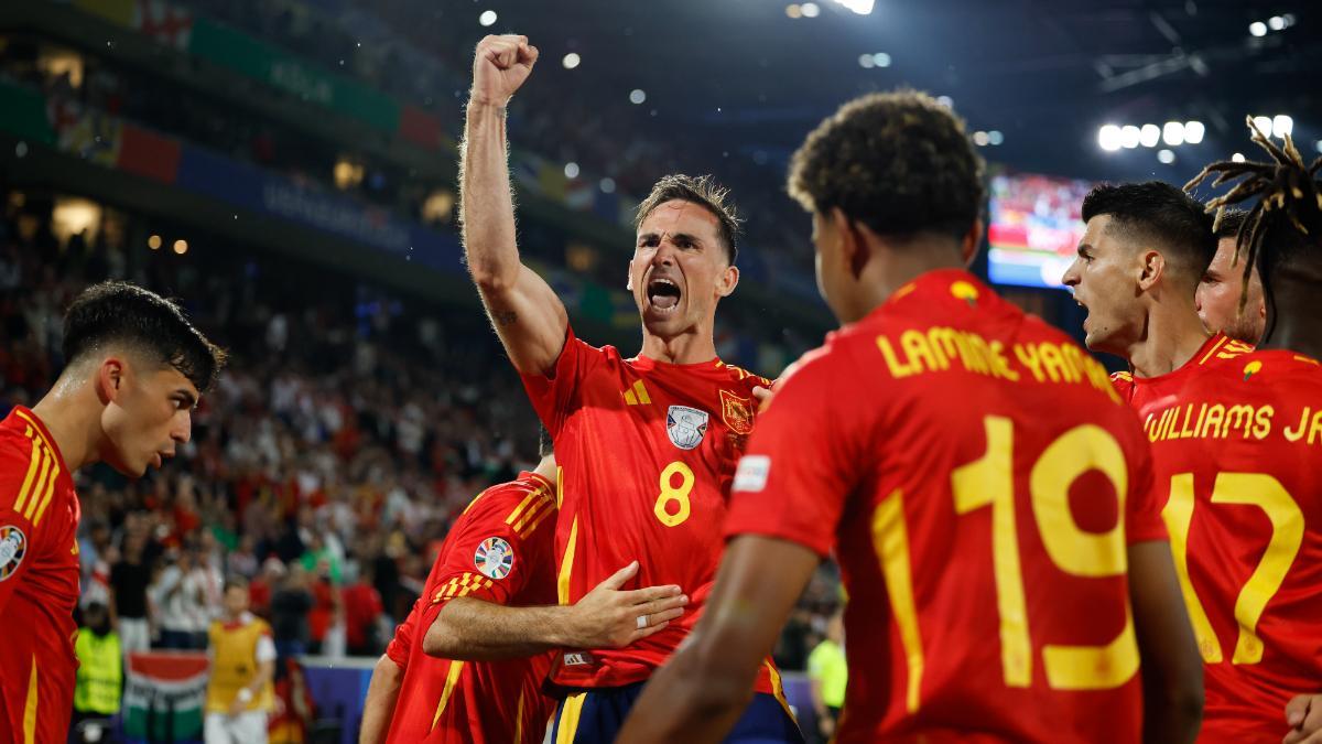 Los jugadores de la selección española celebrando un tanto