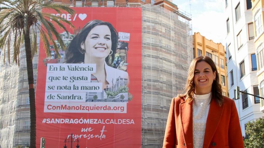 Sandra Gómez presenta su imagen electoral: 370 metros cuadrados de lona sobre una fachada