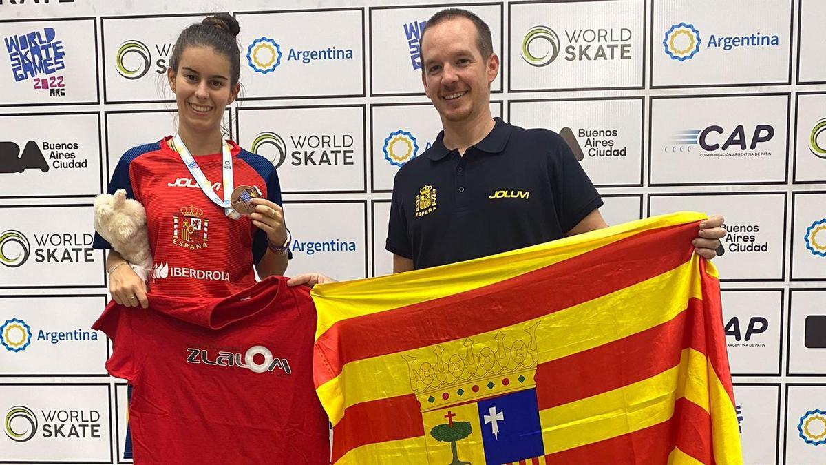 Paula Royo y su entrenador, Adrián Almazán, en el Campeonato del Mundo de Argentina 2022