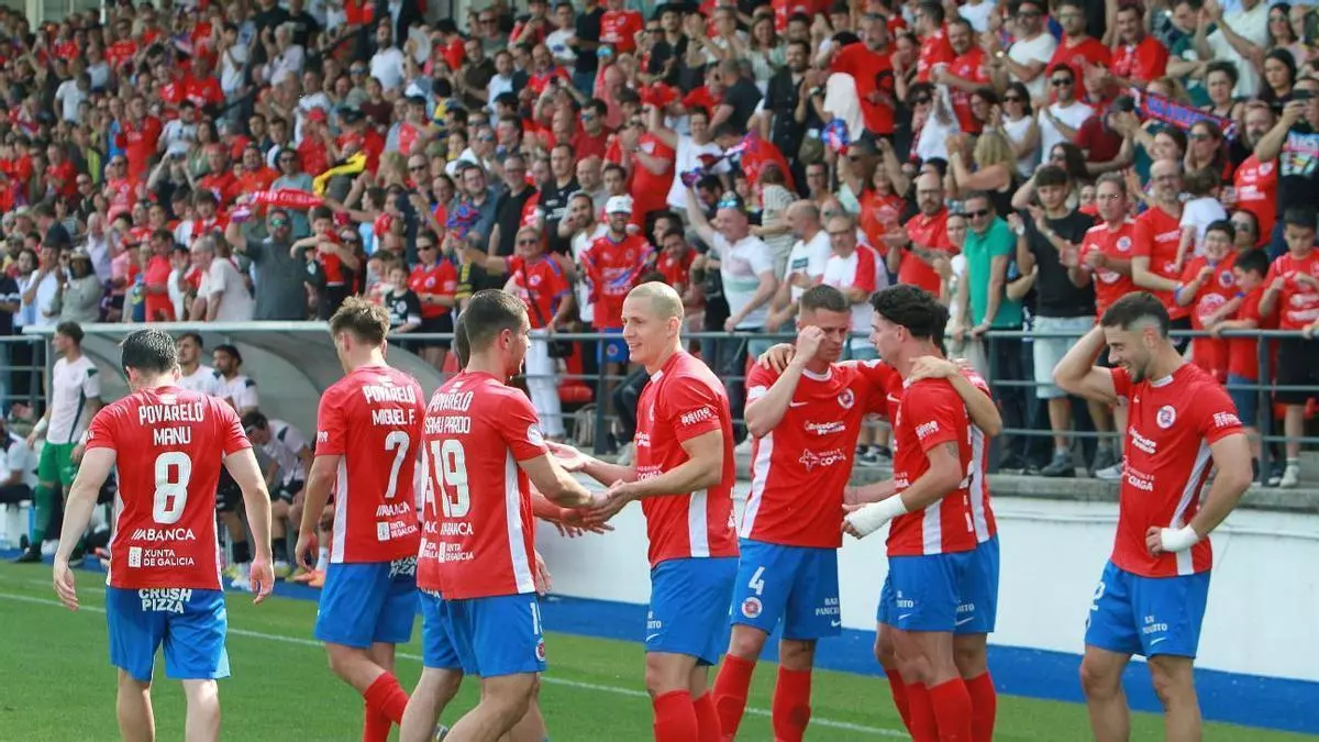 La UD Ourense vence en un O Couto a reventar en la ida de la final por el ascenso