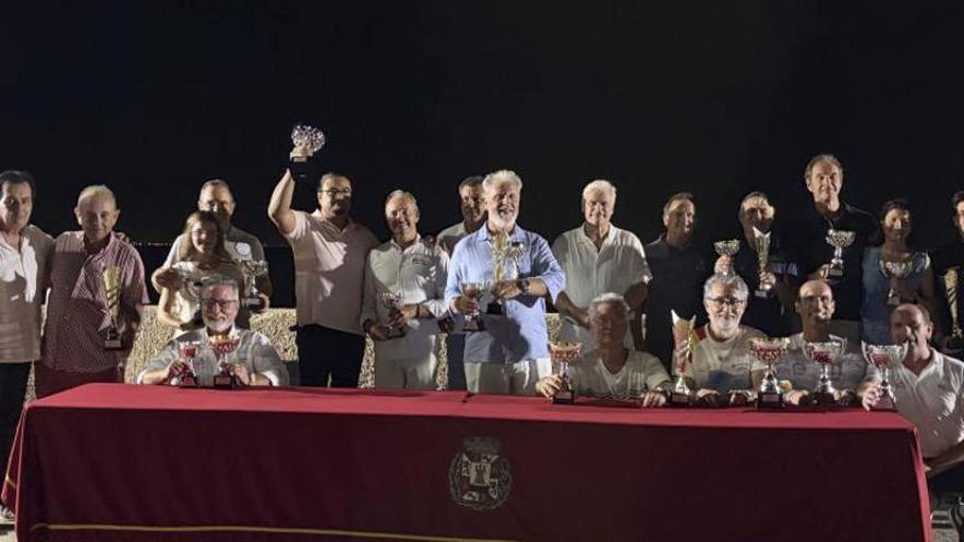 El CN Los Nietos cierra la temporada estival con el Trofeo Luna Llena