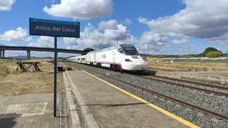 Extremadura no tendrá compensaciones por el tren como Asturias porque los problemas "no son equiparables", según la ministra