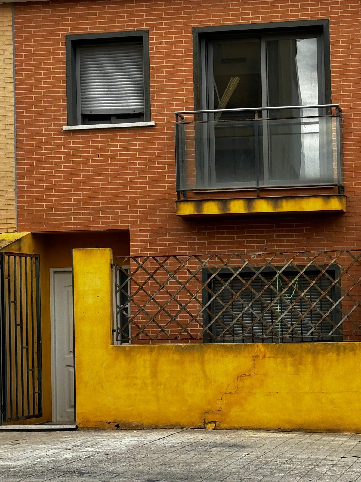 Una de las viviendas okupadas en Massamagrell.