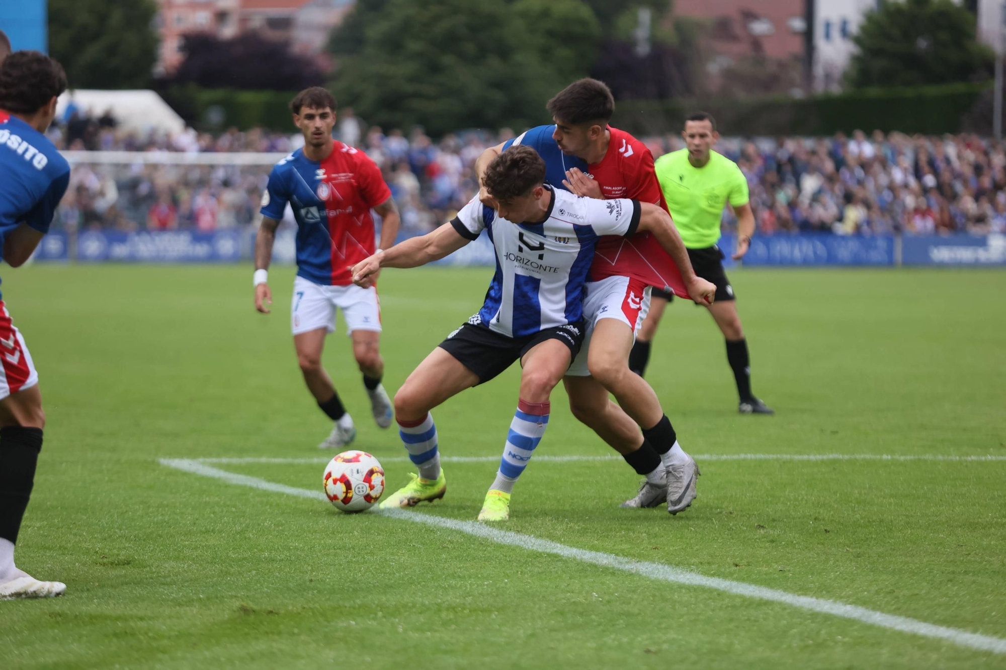 EN IMÁGENES: La final por el ascenso entre Avilés y Rayo Majadahonda vivida en el Suárez Puerta