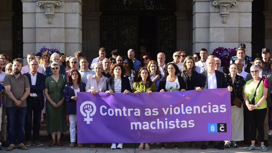 Concentración de repulsa por el crimen machista en la Sagrada Familia