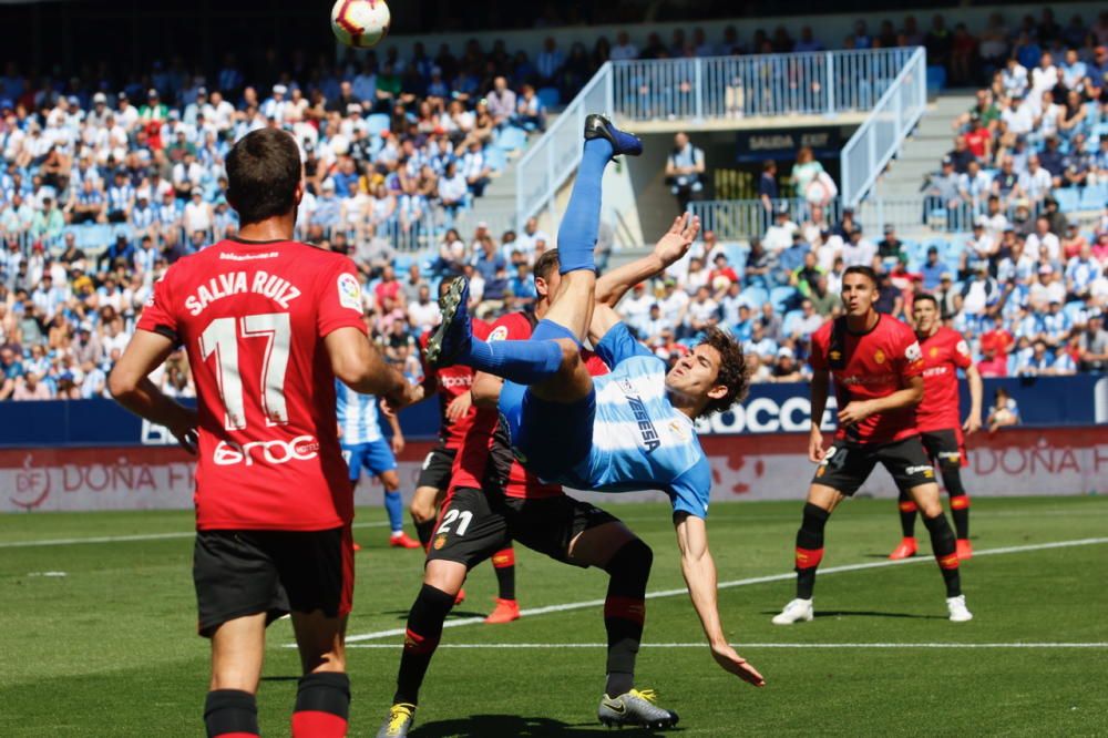 Un tanto de Leo Suárez a cinco minutos del final le da la victoria y los tres puntos al RCD Mallorca en su visita a La Rosaleda, en un duelo de aspirantes al ascenso a Primera División que comenzaban la jornada empatados a puntos.