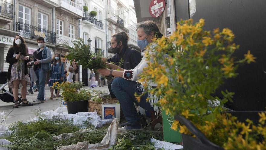 El Concello de A Coruña regula la venta de ramos de San Juan: habrá que pagar tasa y solo se venderán en cuatro puntos