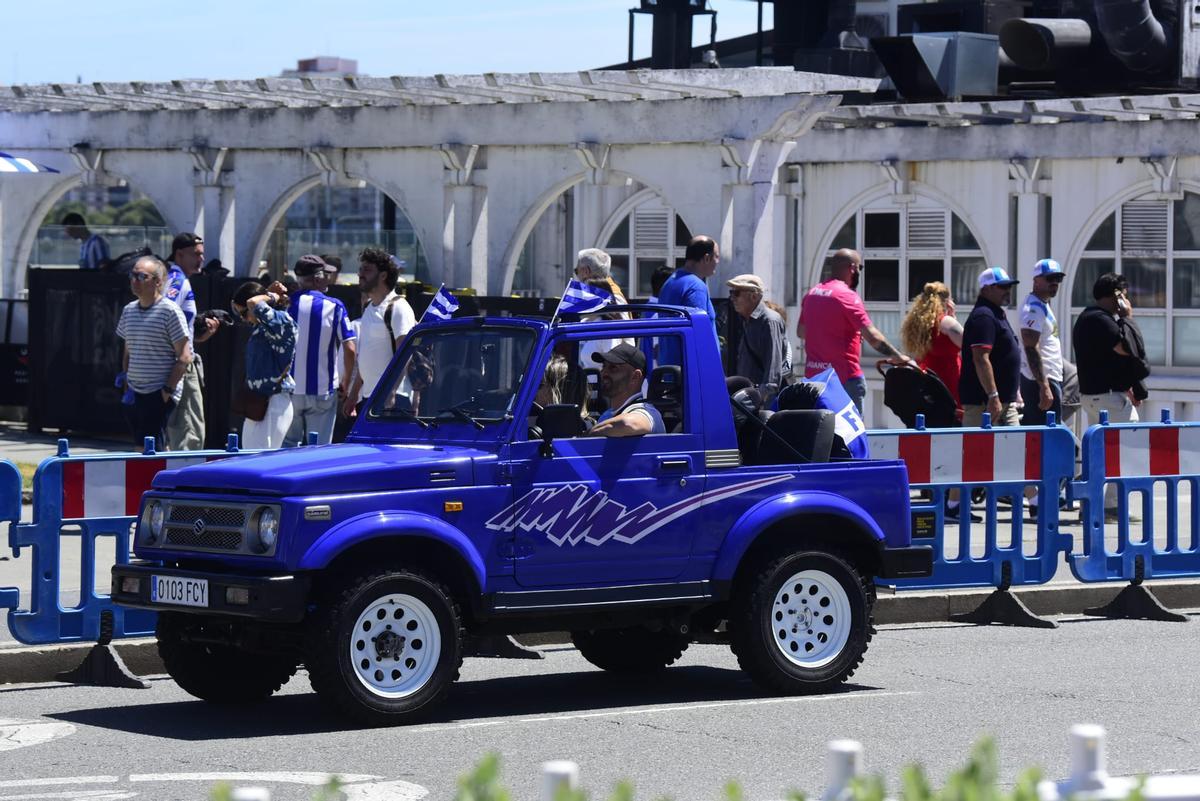 La Fan Zone de Riazor calienta motores en la fiesta del ascenso del Deportivo.