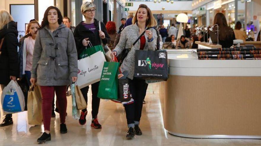 Los castellonenses lideran el gasto en moda: 1.402 € al año