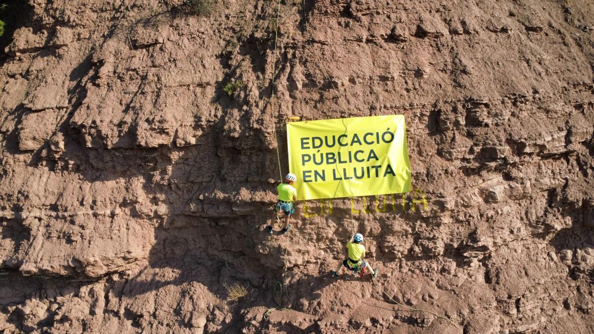Acció de protesta de docents a Artés
