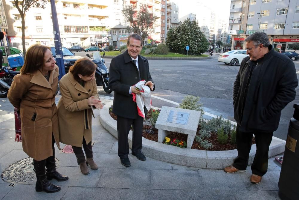 El alcalde de Vigo, Abel Caballero, y parte del gobierno local, inauguraron la humanización.