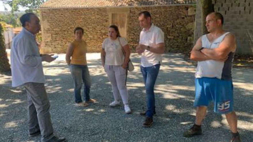 Crespo y Cuñarro con vecinos.