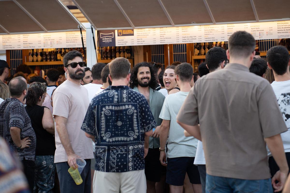 ¿Estuviste en el concierto de La Plazuela en Icónica Santalucía Sevilla Fest? ¡Búscate en nuestra fotogalería!