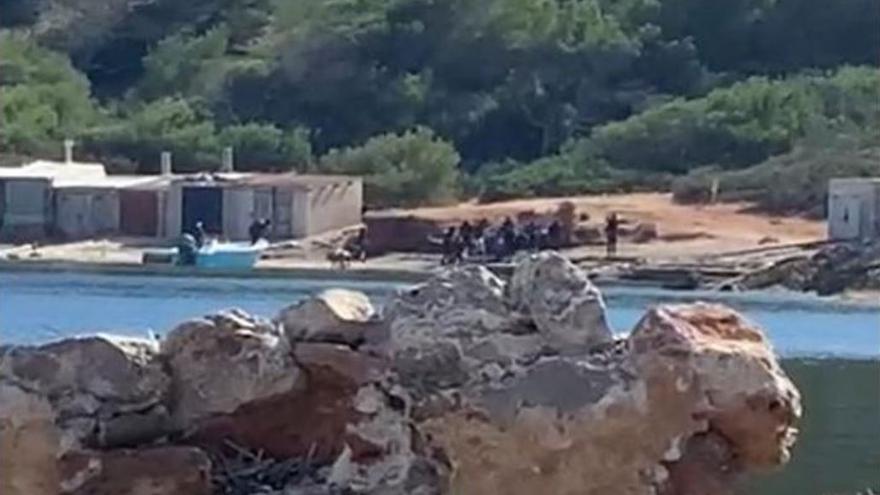 VIDEO | Interceptan a 15 migrantes en la costa de Ibiza
