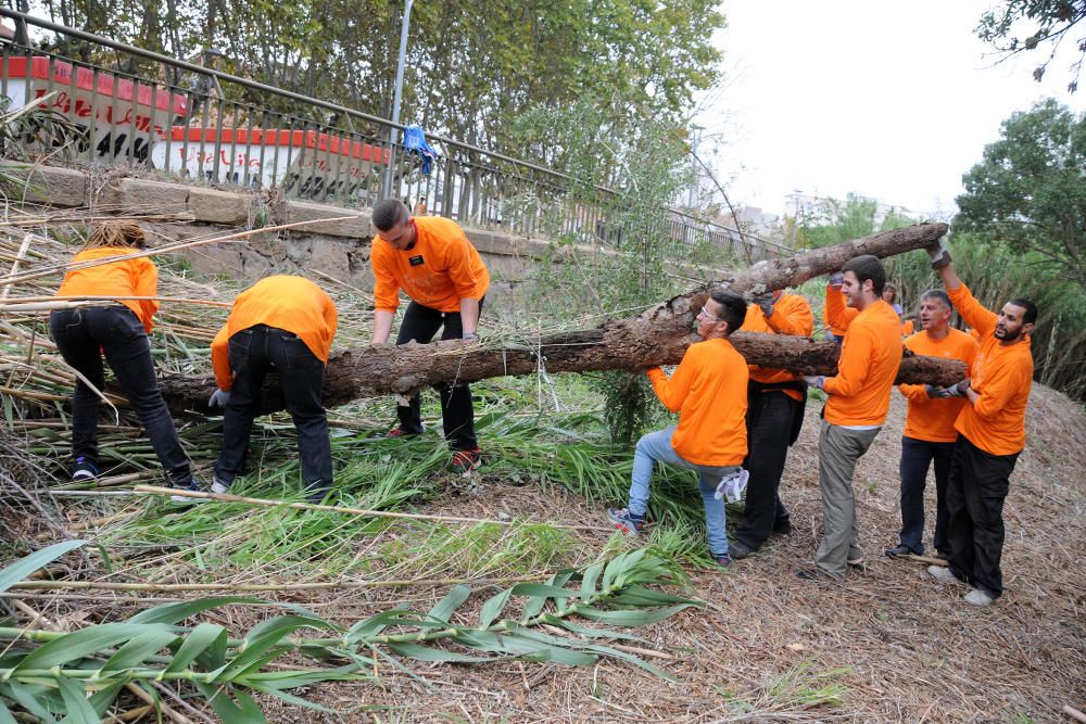 Neteja de la vora del riu Cardener a càrrec dels membres i voluntaris del projecte Invulnerables