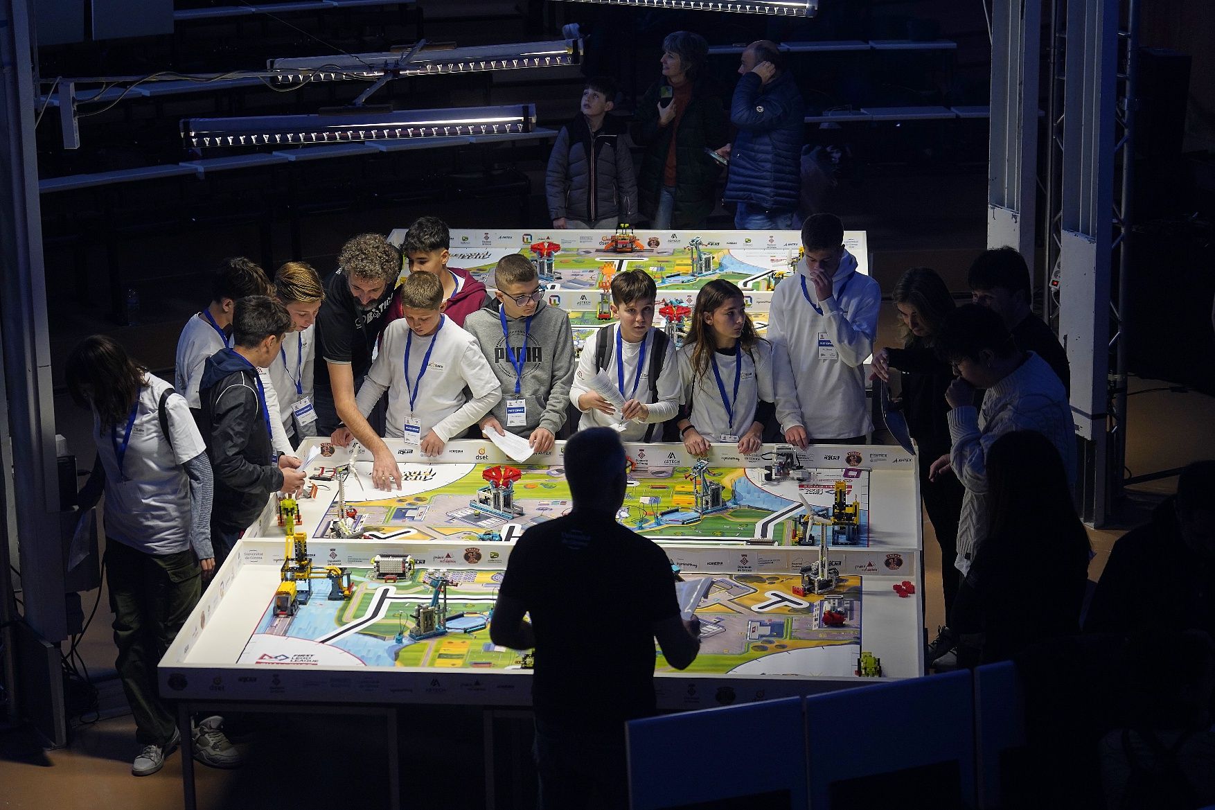 Les imatges de la «First Lego League» a Girona