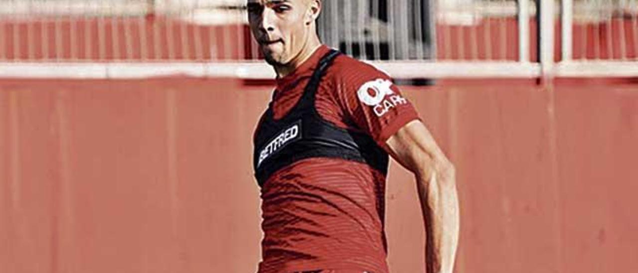 Valjent en un entrenamiento con el Mallorca en Son Bibiloni.