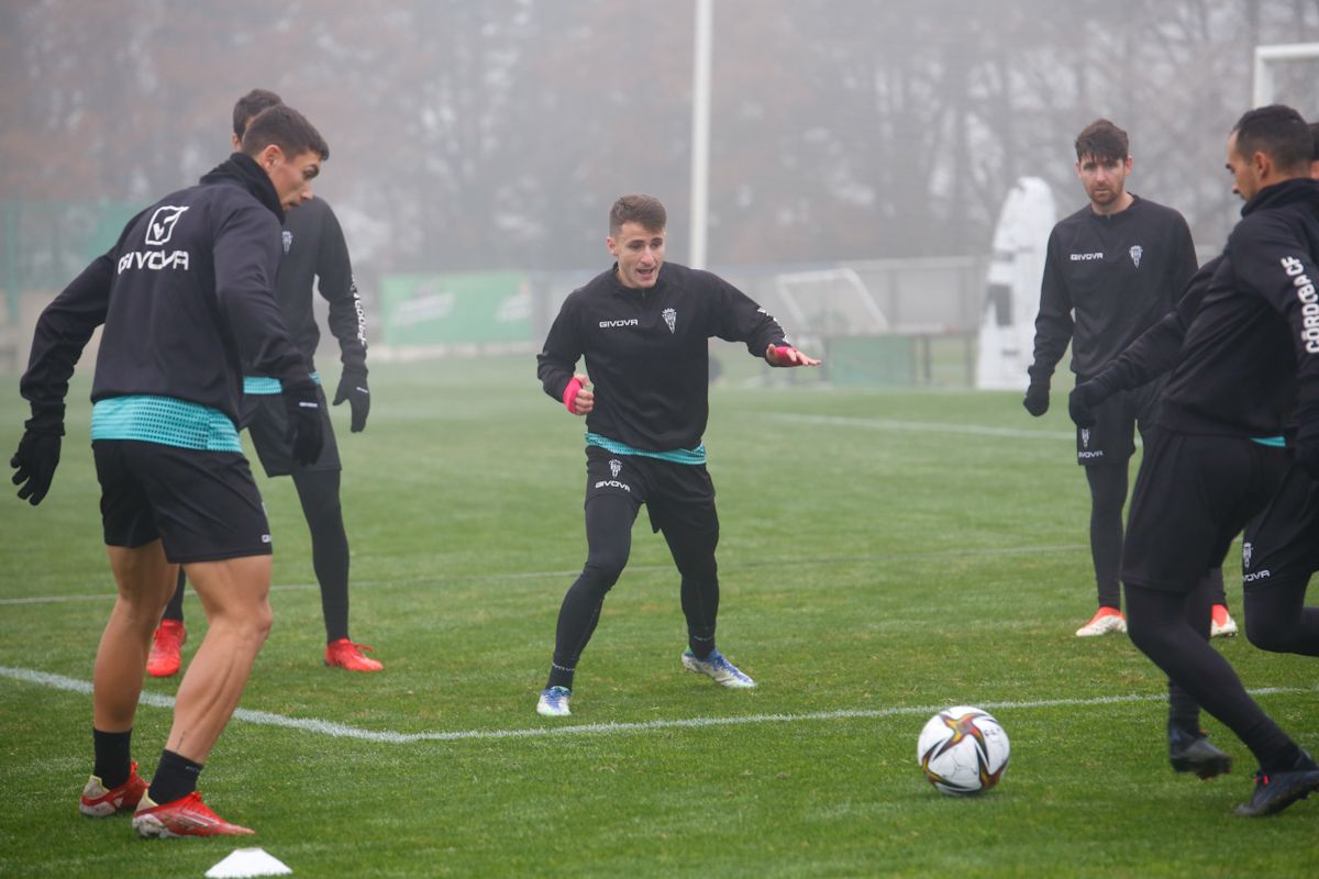 Primer entrenamiento del Córdoba CF en 2022 en imágenes