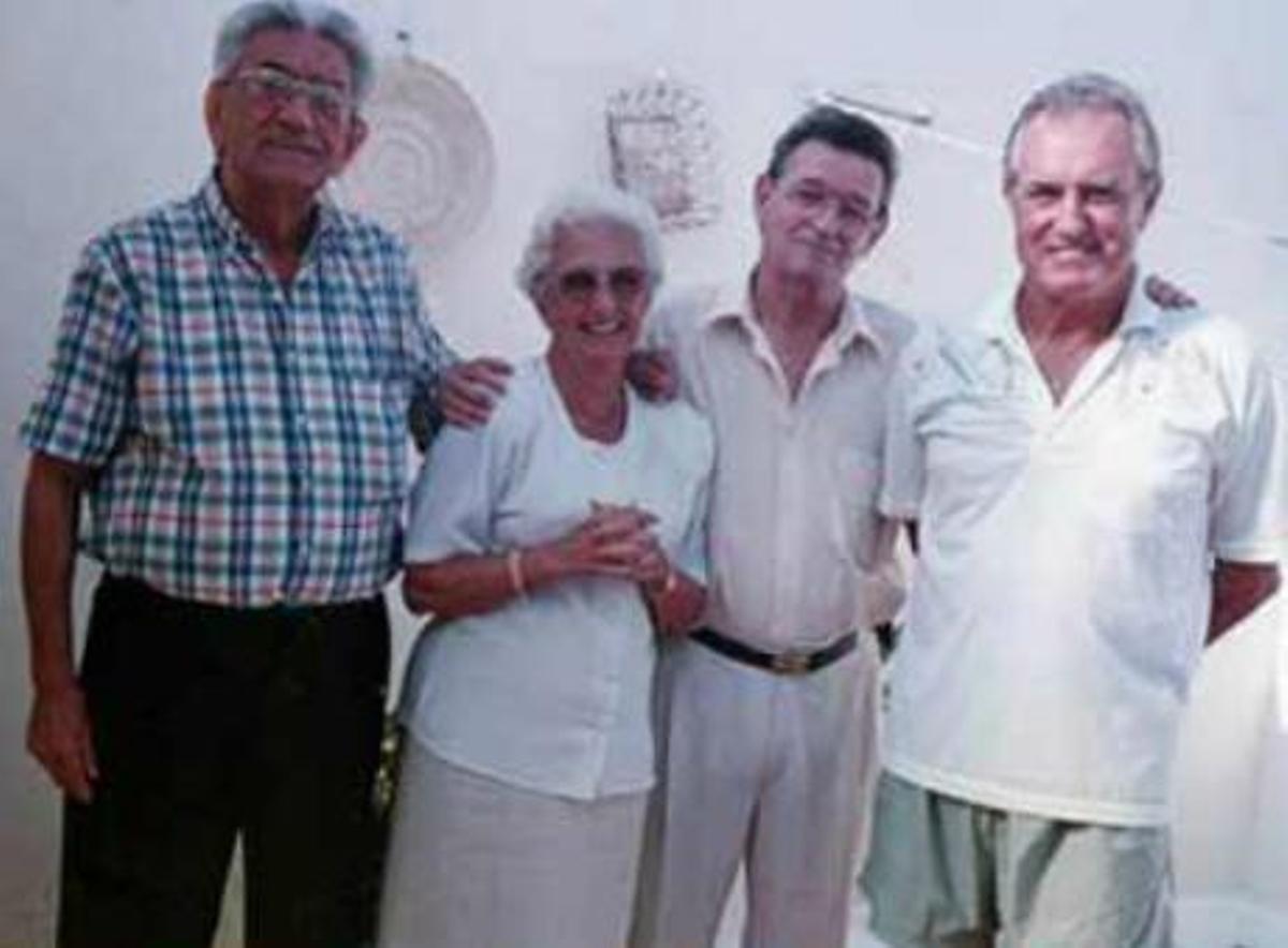 Con sus hermanos Ángel, Luisita y Paco