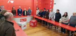 La ejecutiva local del PSOE rinde homenaje póstumo a Antón Louro