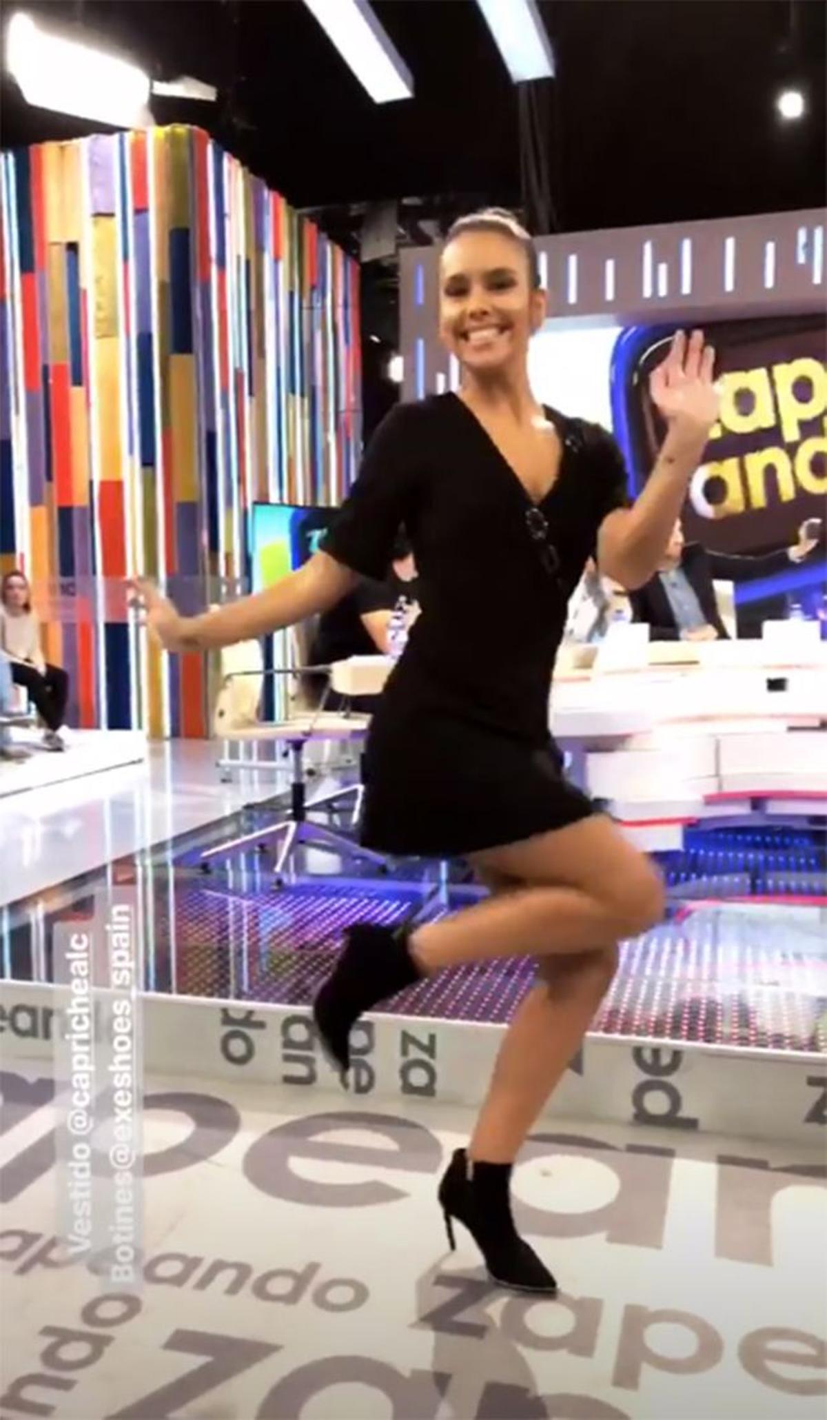 Cristina Pedroche bailando con vestido negro