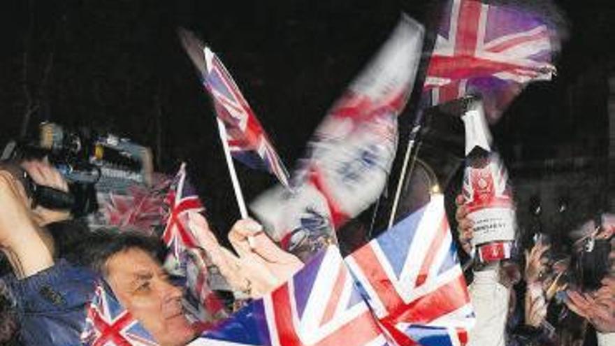 Partidarios del &quot;Brexit&quot;, celebrando la salida de la UE.