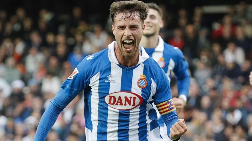 Un gol de Puado y otro milagro de Joan García afianzan al Espanyol en Mestalla