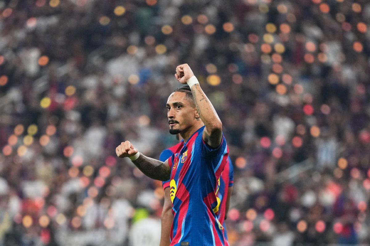Raphinha, el mejor del Barça en Jeddah