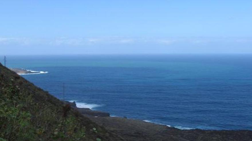 El mar de Las Calmas, en donde tiene lugar la erupción. i CARLOS DE COS