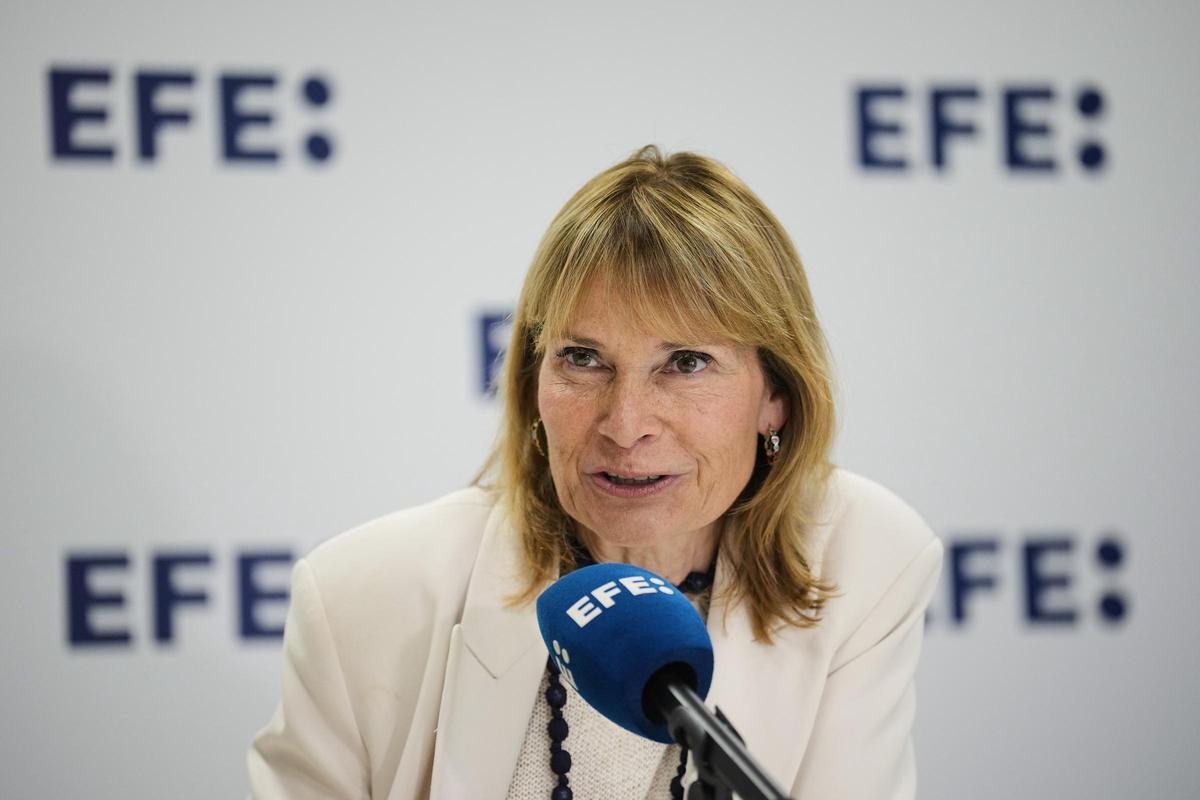 La vicesecretaria primera y portavoz del PSC, Lluïsa Moret, en la entrevista con EFE.