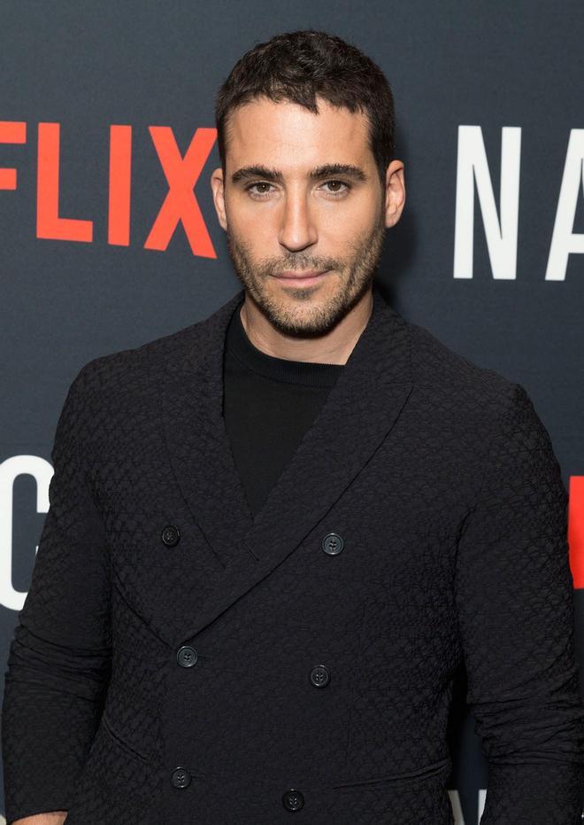 MAS  poco sonriente en el estreno de 'Narcos'