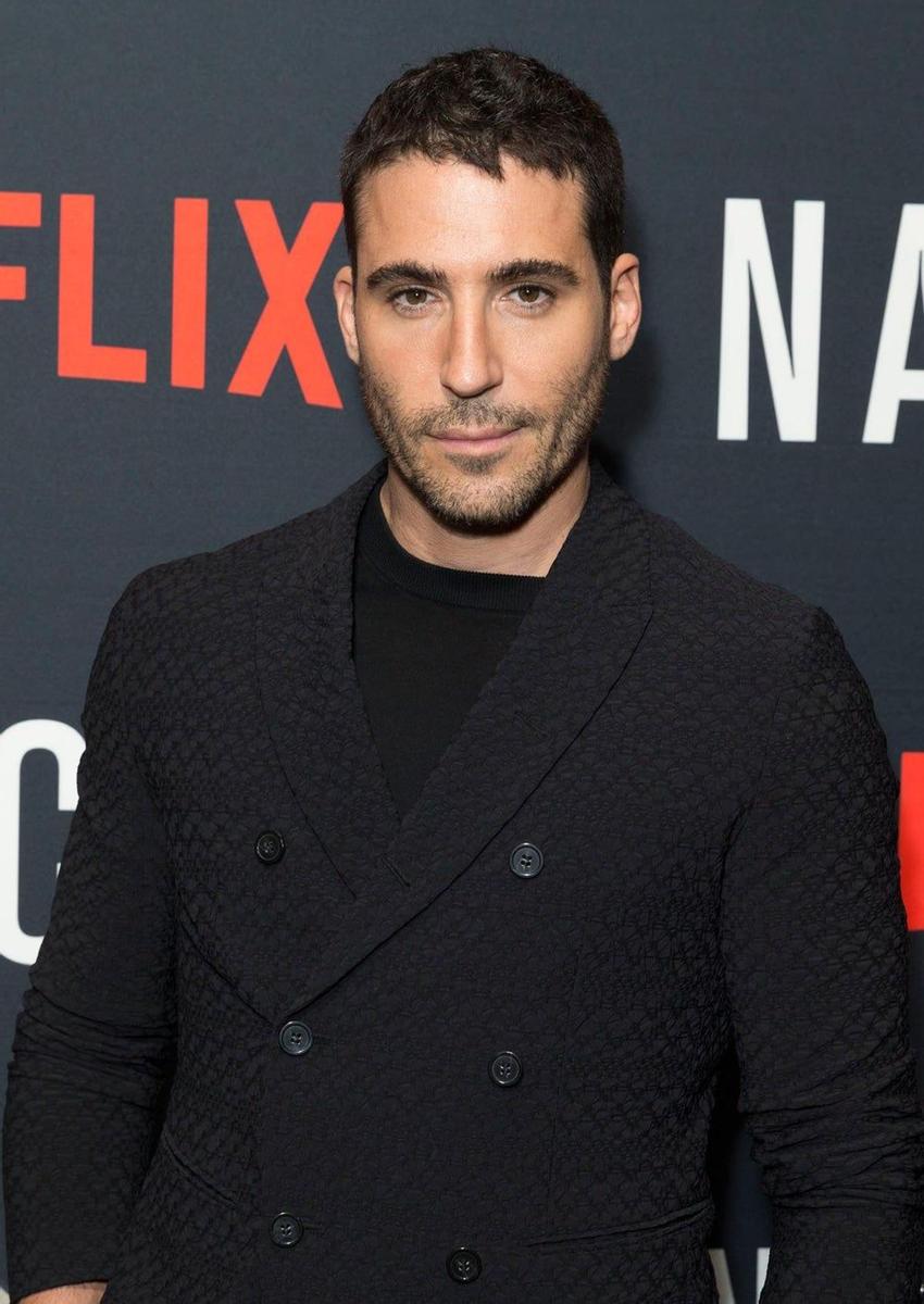 MAS poco sonriente en el estreno de 'Narcos'