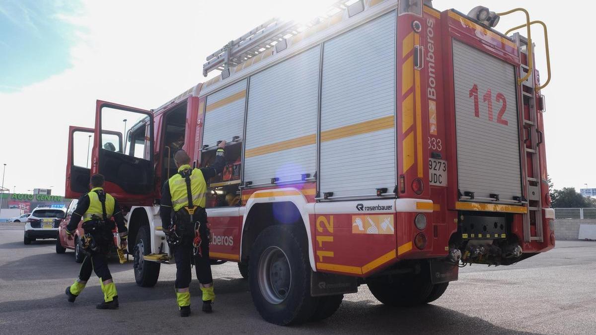 Bomberos en Torrevieja durante un simulacro