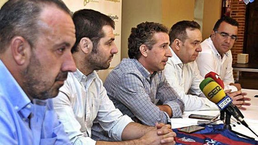 La junta directiva de la Gimnástica Segoviana anunció el cambio de estructura del club azulgrana.