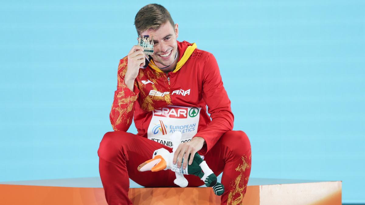 El ausente Adri Ben (800) logró el único oro español en 2023