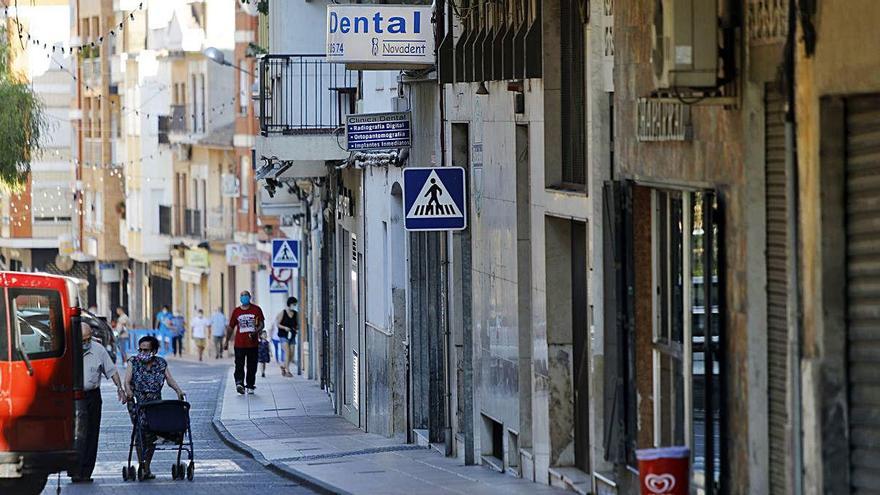 Benaguasil tendrá cerrados  los supermercados tres días  seguidos en plena pandemia