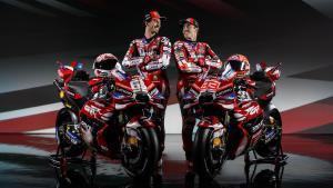 Francesco Pecco Bagnaia y Marc Márquez, ayer, en la presentación del equipo Lenovo Ducati.