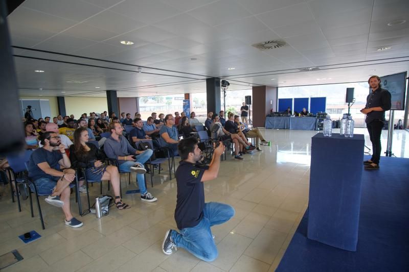 12-10-18. LAS PALMAS DE GRAN CANARIA. NOMADAS DIGITALES.  FOTO: JOSÉ CARLOS GUERRA.  | 12/10/2018 | Fotógrafo: José Carlos Guerra