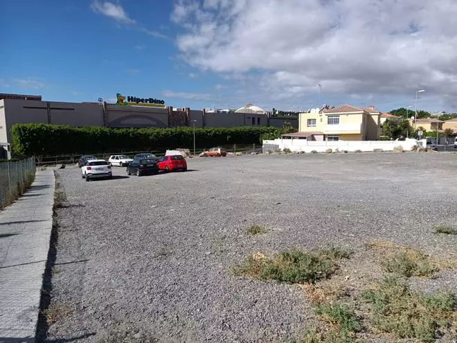Bellavista habilita un solar como parquin de 85 plazas para la zona comercial de San Fernando de Maspalomas