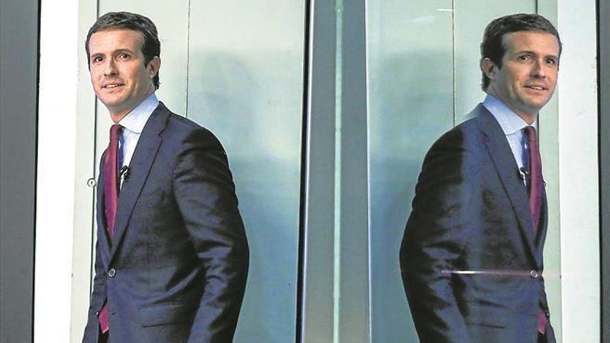 Casado abre la puerta de par en par a Vox y niega el giro al centro