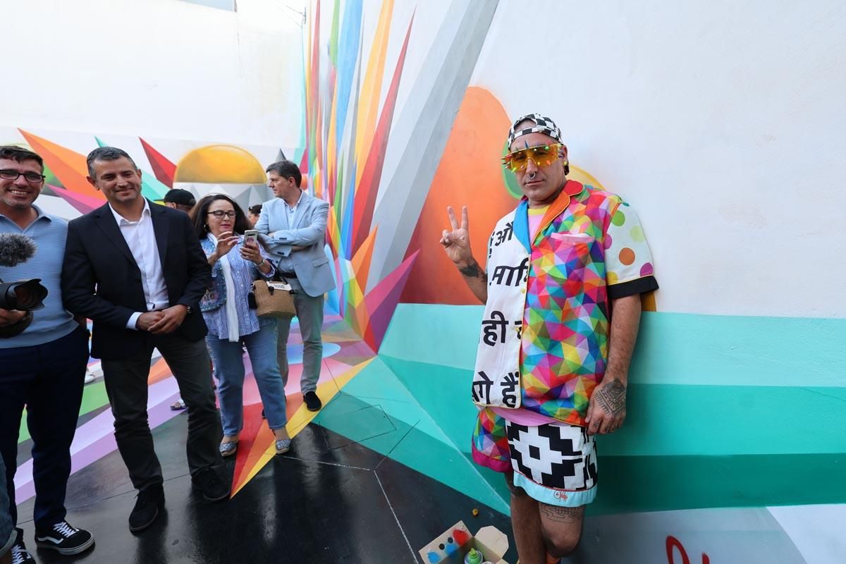 Galería: Todas las imágenes de la inauguración del mural de Okuda en Sant Antoni