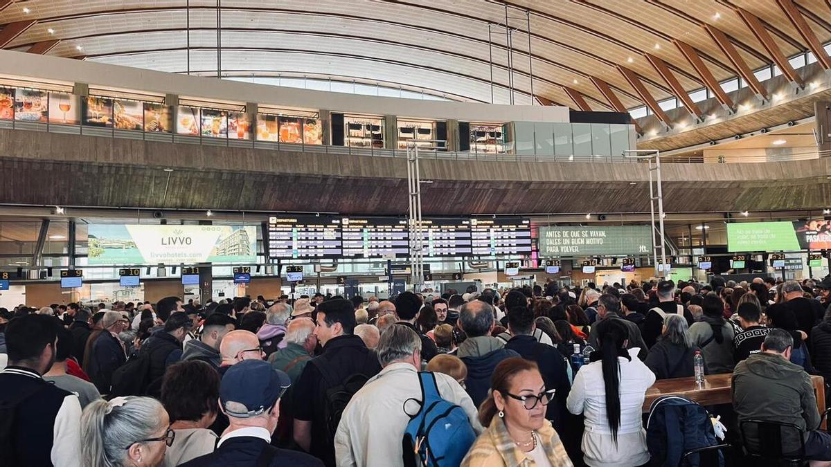Desalojan la zona de embarque del Aeropuerto Tenerife Norte