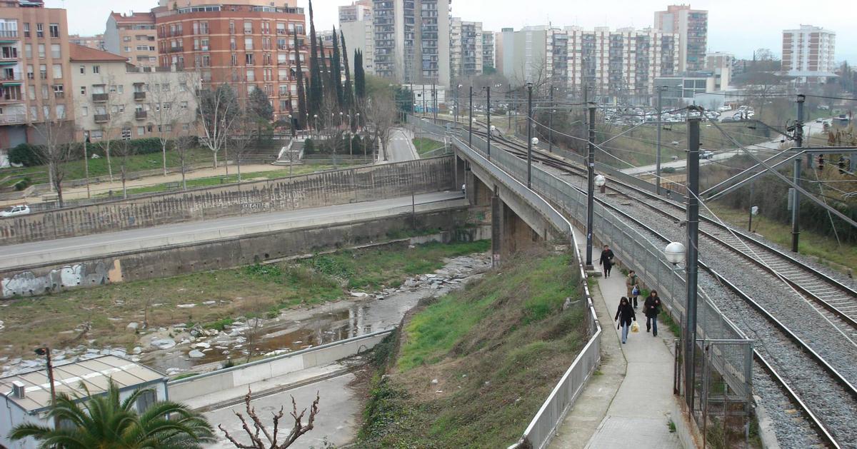 FGC inicia les obres de rehabilitació del pont de la riera de Rubí