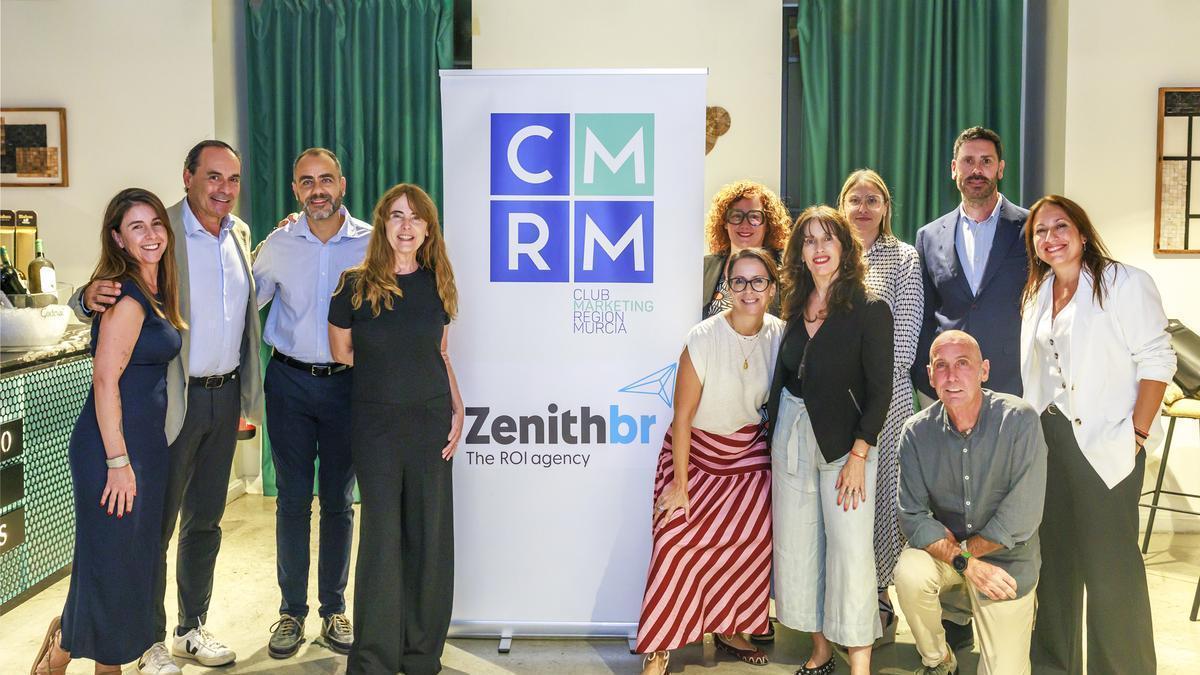 Junta directiva del CMRM y equipo Zenithbr.