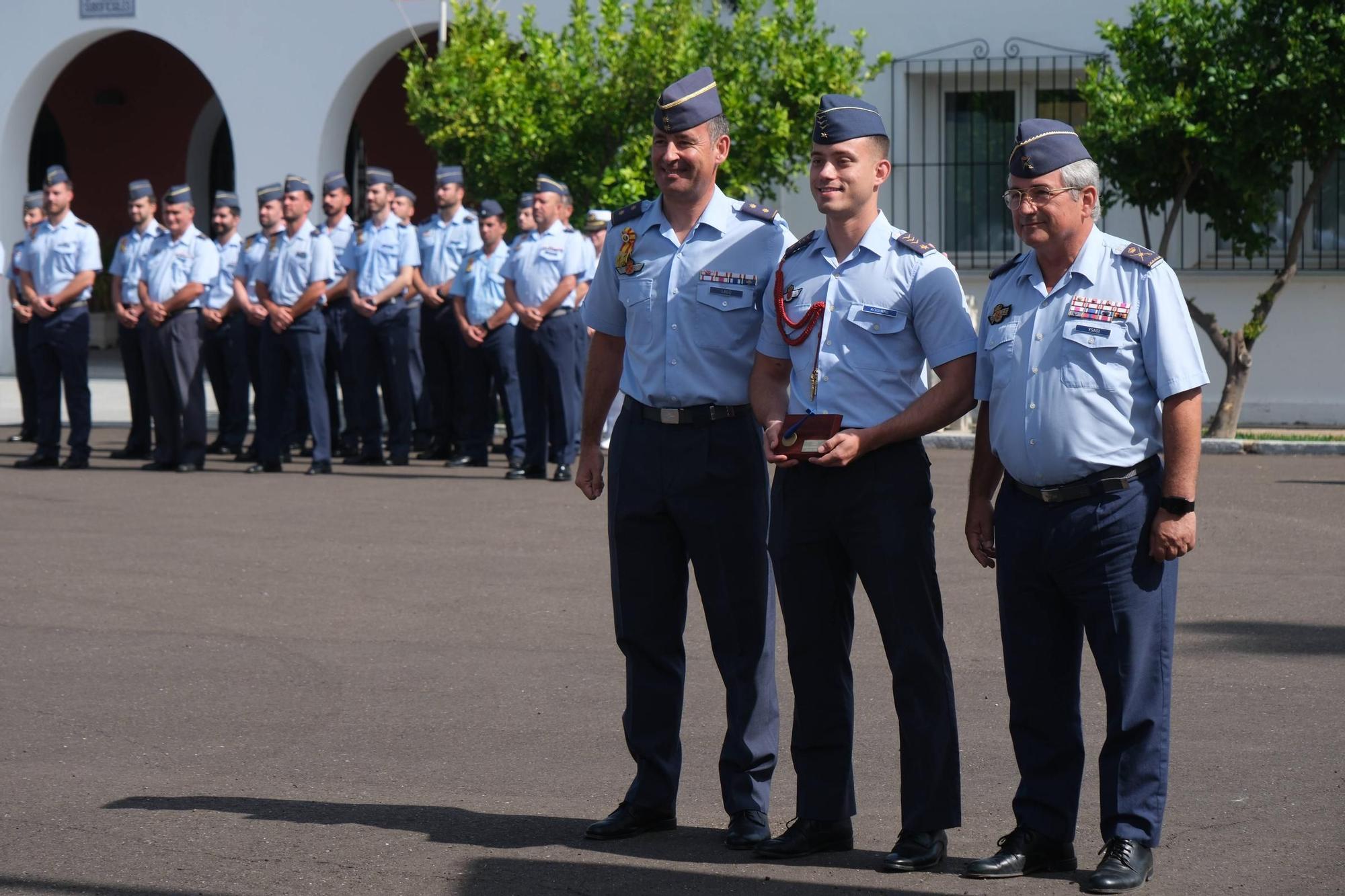 11 nuevos pilotos de caza finalizan su formación en la Base Aérea de Talavera la Real